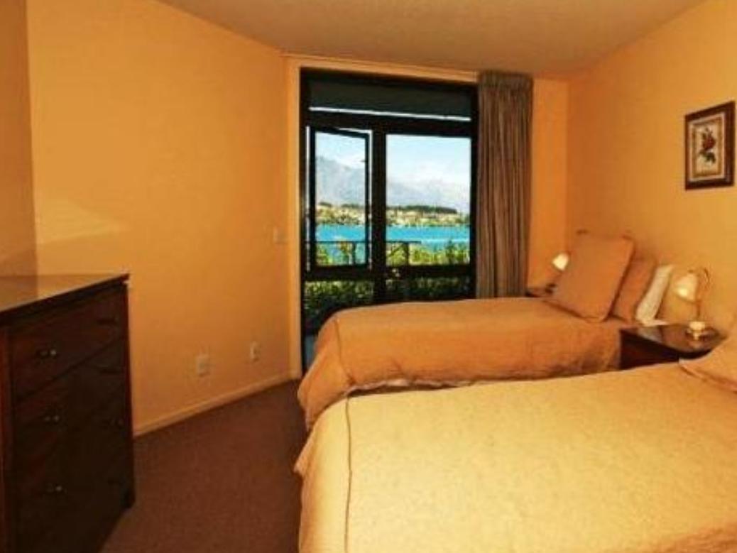 Apartments At Spinnaker Bay Куийнстаун Екстериор снимка