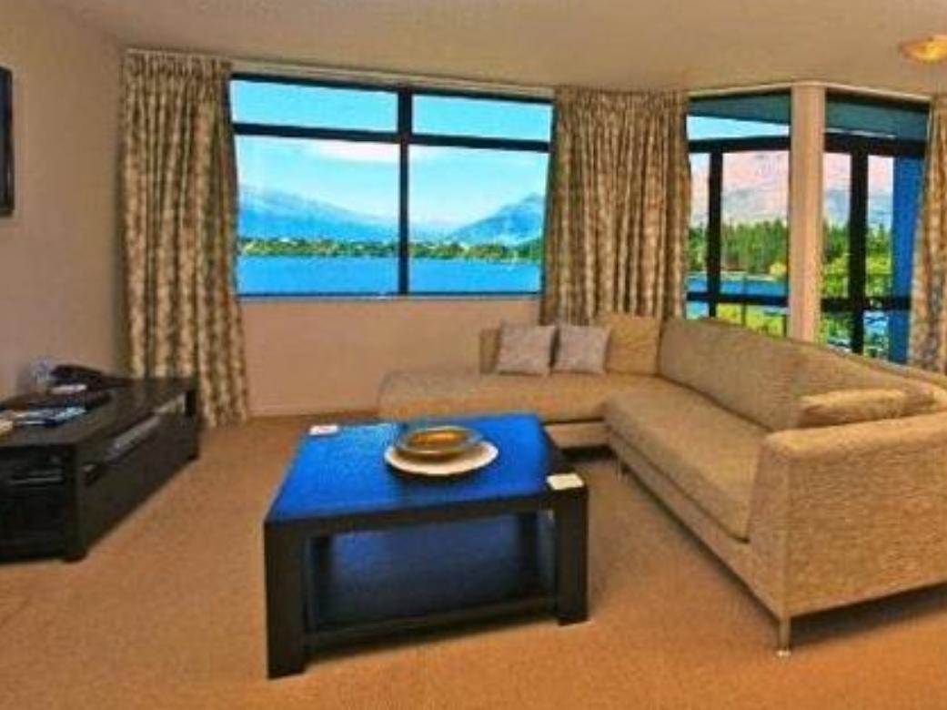 Apartments At Spinnaker Bay Куийнстаун Екстериор снимка