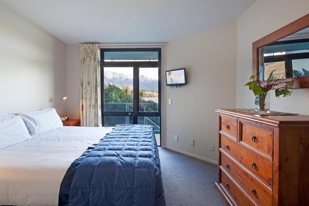 Apartments At Spinnaker Bay Куийнстаун Екстериор снимка