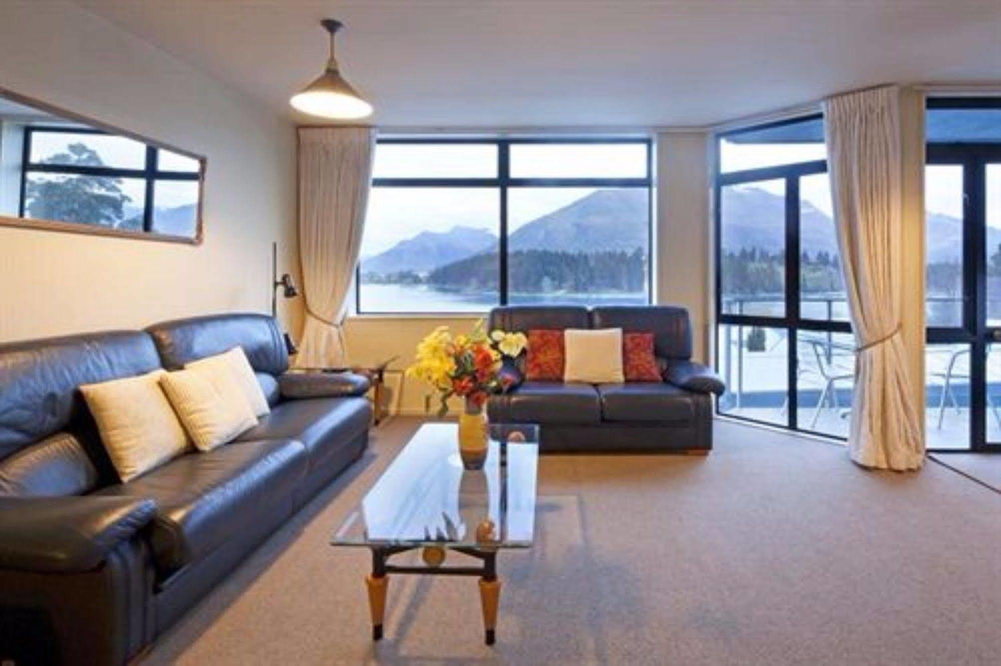 Apartments At Spinnaker Bay Куийнстаун Екстериор снимка