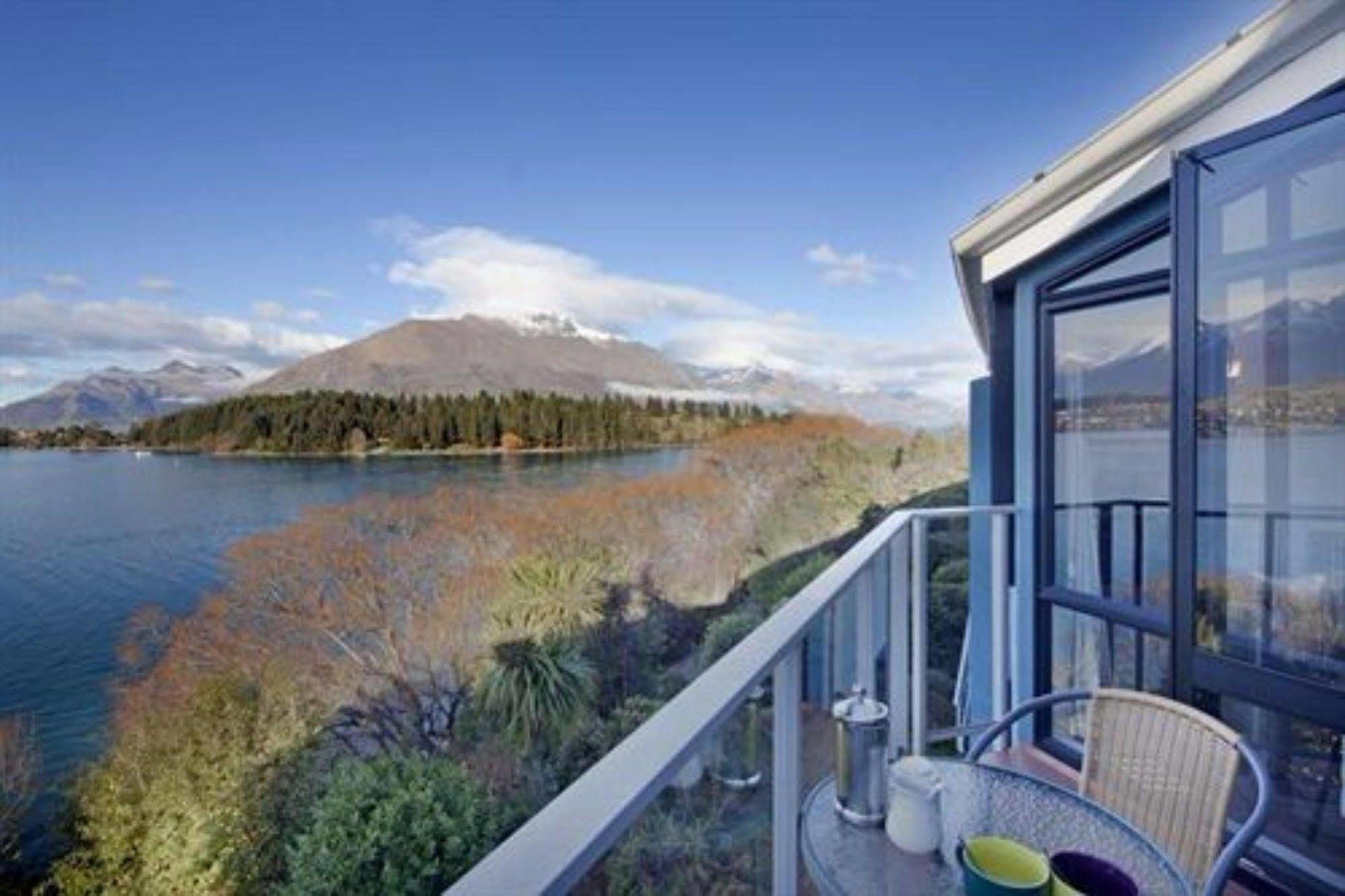 Apartments At Spinnaker Bay Куийнстаун Екстериор снимка