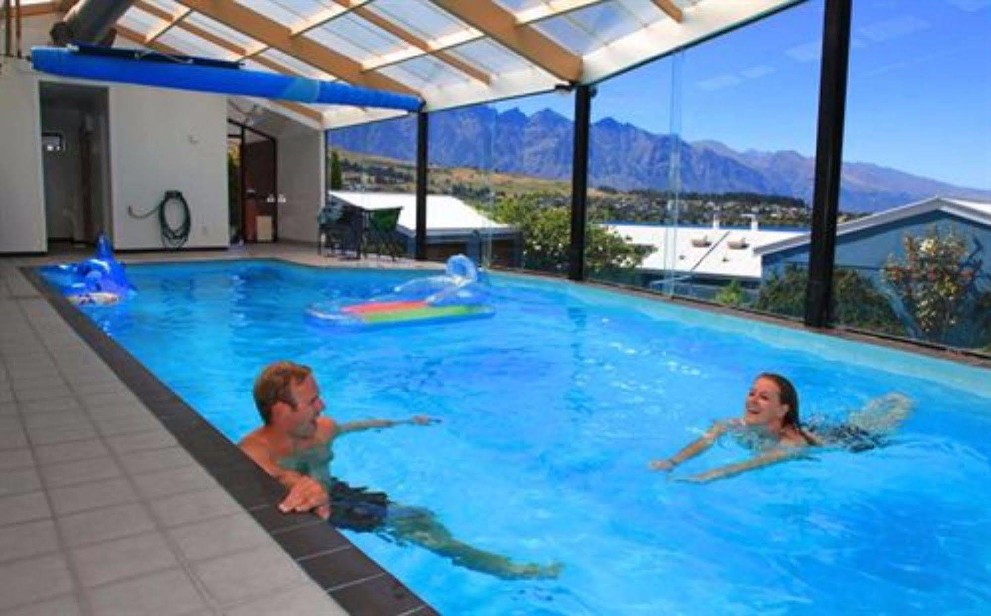 Apartments At Spinnaker Bay Куийнстаун Екстериор снимка
