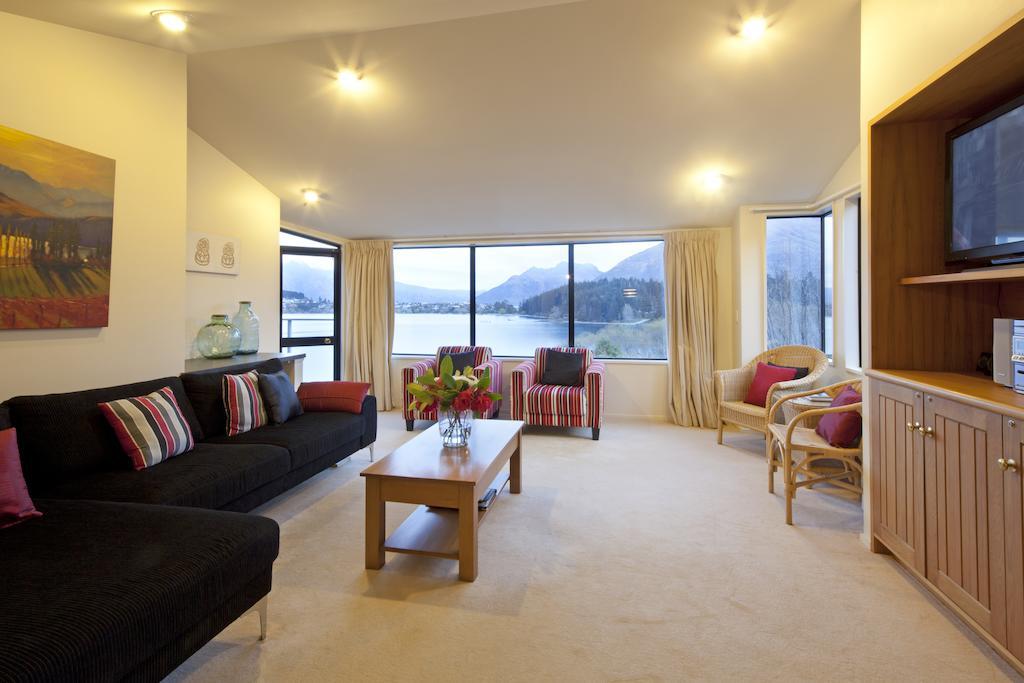 Apartments At Spinnaker Bay Куийнстаун Екстериор снимка