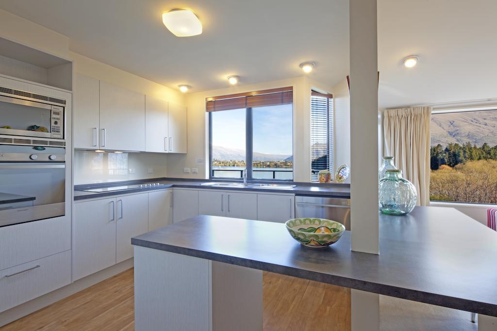 Apartments At Spinnaker Bay Куийнстаун Екстериор снимка